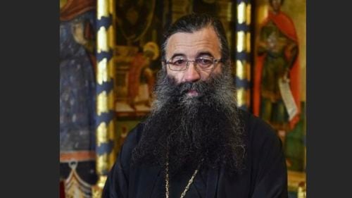 Preot: Fetele frumoase atrag băieţi şi, pe urmă, băieţii intră în puşcărie că au tras de fete / Vor face puşcărie, dar fetele nu sunt chiar nevinovate / Dacă el face şase ani de puşcărie, să facă şi ele trei, patru luni