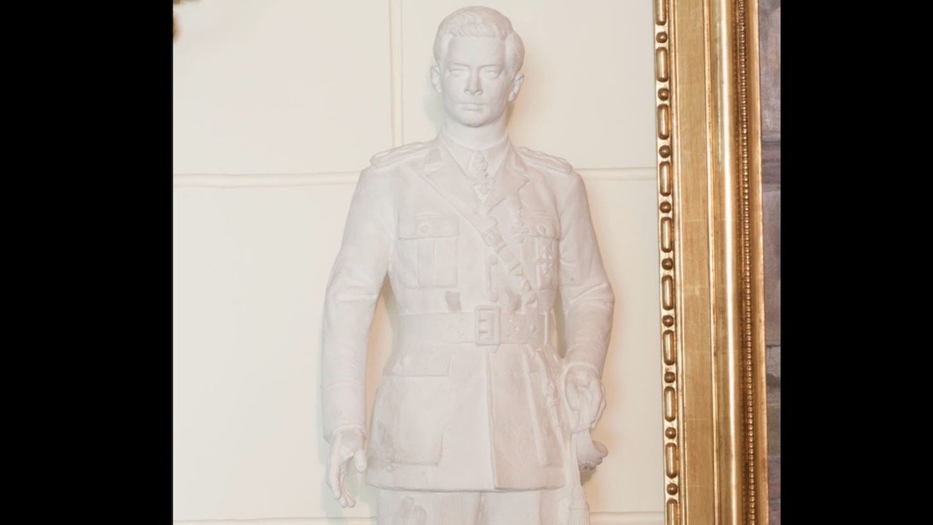 Regele Mihai va avea statuie în mărime naturală, la Sinaia / Monumentul va fi dezvelit în 25 octombrie