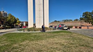 Monumentul Unirii din Alba Iulia, împrejmuit cu un gard de fier / Administrația vrea ca acesta ”să fie frumos și să nu se mai scrie pe el” / Va fi deschis doar cu ocazii speciale, la depuneri de coroane