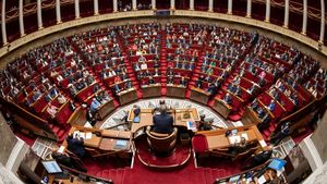 De ce sunt practic imposibile coalițiile post-electorale în Franța? De aproape 65 de ani, cultura negocierii și a compromisului politic este practic absentă