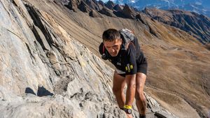 VIDEO Performanță incredibilă în Tor des Géants: cum a reușit Levente Polgar, sportiv fără o mână, să încheie de trei ori traseul infernal de 330 km
