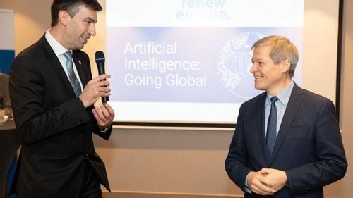 Surse: Echipa lui Dacian Cioloș discută despre formarea unui nou partid: ”Proiectul stă în voi. E timpul pentru o reconstrucție nouă!”