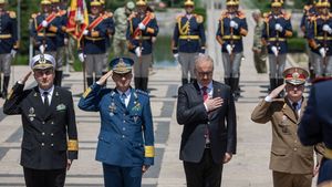 Ministrul Apărării, Vasile Dîncu, aşteptat la ”Ora Guvernului”, în Camera Deputaţilor, la solicitarea USR, în urma declaraţiilor privind Ucraina / USR: ”Îl aşteptăm pe domnul Dîncu să explice în Parlament de ce îmbrăţişează tot mai des retorica Kremlinului”