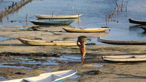 Atenționare de călătorie în Indonezia - o nouă erupție vulcanică afectează insulele Flores și Bali