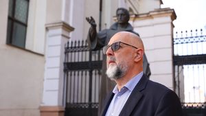 BREAKING: UDMR anunță că va cere guvernului să scadă taxele locale, abia majorate, după proteste masive împotriva primarilor partidului