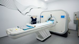 Reacție oficială după dezvăluirile G4Media.ro despre medicii radiologi de la stat care își vând parafele la spitale private / Casa Națională de Asigurări de Sănătate anunță reformarea sistemului de sănătate: ”Situațiile descrise reprezintă practici grave”