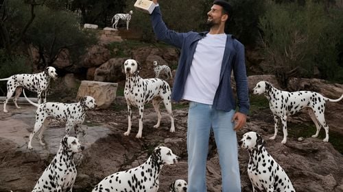 Novak Djokovic sărbătorește al 101-lea titlu din carieră cu… dalmaţieni (FOTO)