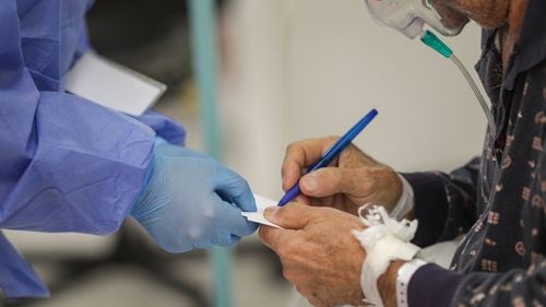 Centre pentru diagnosticarea COVID, deschise la spitalele militare din București și Pitești