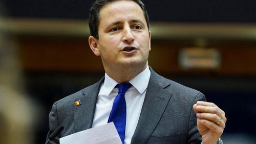 Europarlamentarul Nicu Ştefănuţă a sesizat Comisia Europeană în legătură cu ursul împuşcat de prințul austriac în România