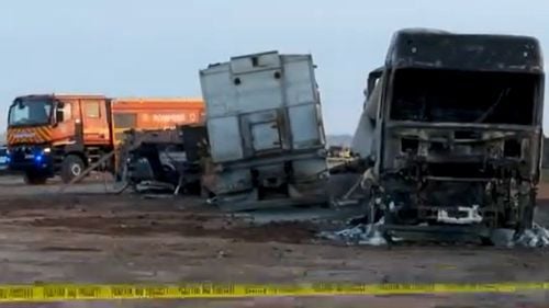 Drulă (USR) acuză în cazul exploziei de pe Autostrada Moldovei că CNAIR nu are contracte de supervizare pe 9 din cele 10 loturi pe care lucrează UMB, firma lui Umbrărescu / Regionala CNAIR Iași, condusă de un consilier PSD asigură consultanța pe șantier