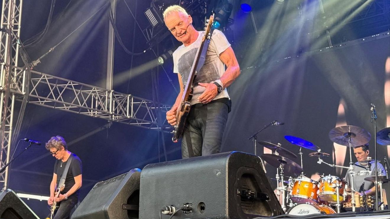 Sting este dat în judecată de foştii colegi din trupa The Police / Se estimează că starul câştigă 550.000 de lire sterline pe an din drepturi de autor numai pentru hitul "Every Breath You Take"