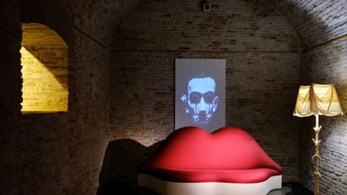 GALERIE FOTO Expoziţia „Universul lui Salvador Dali” s-a deschis, în Centrul vechi al Capitalei