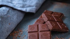 2M News: Singura fabrică românească de ciocolată, Galactic din Baia Mare, și-a cerut insolvența / ”Retailerii au refuzat orice majorare de preț, deși costurile de producție s-au majorat semnificativ” / În perioada de vârf, fabrica producea 2.000 de tone de ciocolată pe an