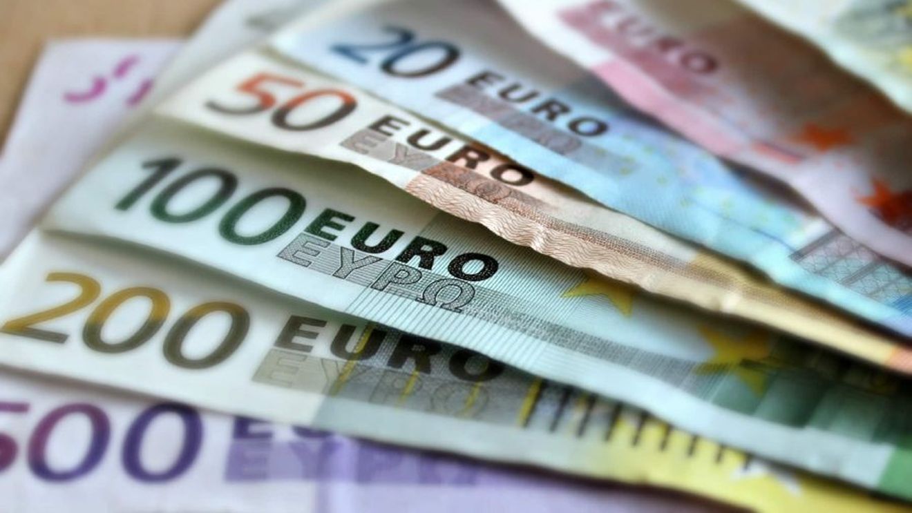 Peste 20.000 de clienţi ai BCR au solicitat, până în prezent, amânarea ratelor