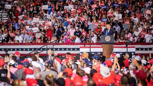 Reţeaua de socializare X va transmite în direct interviuri cu Trump şi Kennedy Jr. /  Platforma X şi NewsNation au vrut să organizeze o dezbatere între candidaţii la preşedinţia SUA şi l-au invitat şi pe Joe Biden, dar acesta a refuzat