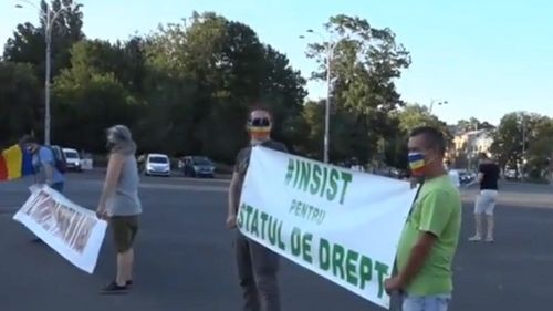 VIDEO Doi ani de la 10 august 2018: mai multe organizații civice marchează momentul duminică seara, în Piața Victoriei. Manifestanții la mitingul de atunci sunt invitați să vină în piață și să scrie pe asfalt ce simt