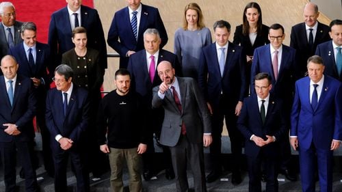 Foreign Policy: Oficialii europeni se calcă pe picioare să se pozeze cu Zelenski, conducătorul războinic, dar nu sunt pregătiți pentru aderarea Ucrainei