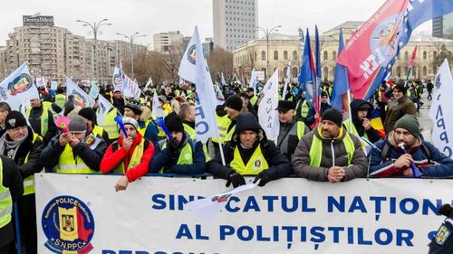 EUROPOL și Sindicatul Polițiștilor se opun unei noi modificări a Legii pensiilor militare / Cele două organizații amenință cu proteste și cu ”blocarea sau afectarea semnificativă a activității instituționale”
