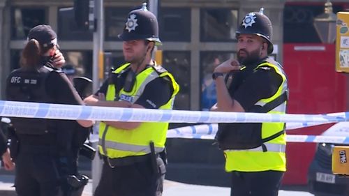 Centrul orașului britanic Nottingham a fost blocat după ce trei persoane au fost găsite moarte