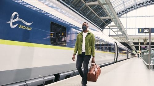 Eurostar va achiziţiona trenuri cu două etaje de la Alstom, în valoare de două miliarde de euro / Acestea vor face legătura între Londra şi Paris, Bruxelles şi Amsterdam, prin tunelul de sub Canalul Mânecii