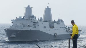 Nava de război USS Arlington şi o baterie de rachete Patriot se adaugă desfăşurării de forțe în faţa unor ameninţări de atacuri atribuite Iranului