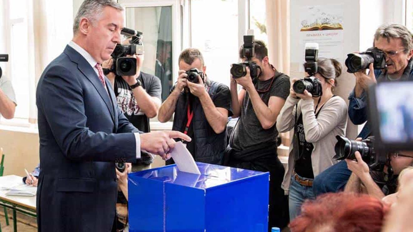 Alegeri prezidențiale în Muntenegru: Pro-europeanul Milo Đukanović a câștigat din primul tur. Candidatul pro-rus a obţinut doar 3% din voturi