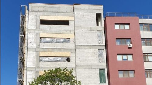 Primul bloc care ar putea fi demolat în Constanța, în urma anulării autorizației de construire/ Care sunt ultimii pași până la o posibilă decizie în premieră