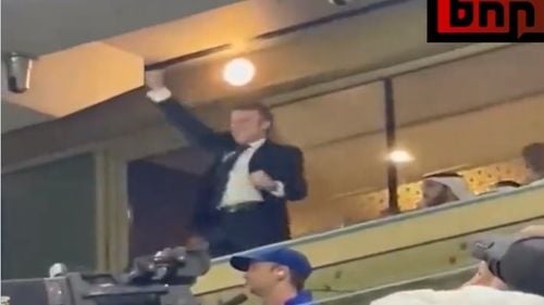 VIDEO Macron, surprins în momentul în care Franța egalează/ Președinele s-a ridicat și și-a manifestat entuziasmul fără rezerve