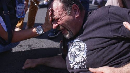 140 de răniți la protestele din Piața Victoriei - presă