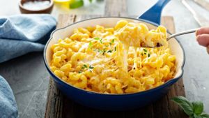 Mac and cheese americane adaptate la cașcavalul românesc/ Sunt complet diferite de pastele cu brânză