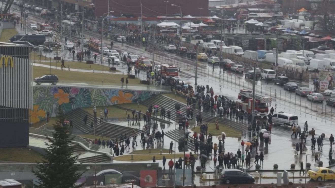 VIDEO Alertă cu bombă de la Mall Veranda din București s-a dovedit falsă