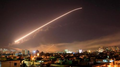 Atacurile din Siria: Raiduri aeriene fără consecinţe, dar cu mesaj