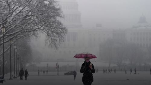 Mii de zboruri anulate în SUA din cauza zăpezii / Air Force One a fost blocat pe pistă pentru o jumătate de oră