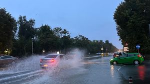 ANM: Cod Roșu de vijelie în județele Ilfov și Ialomița / Cod Portocaliu în județele Constanța și Tulcea