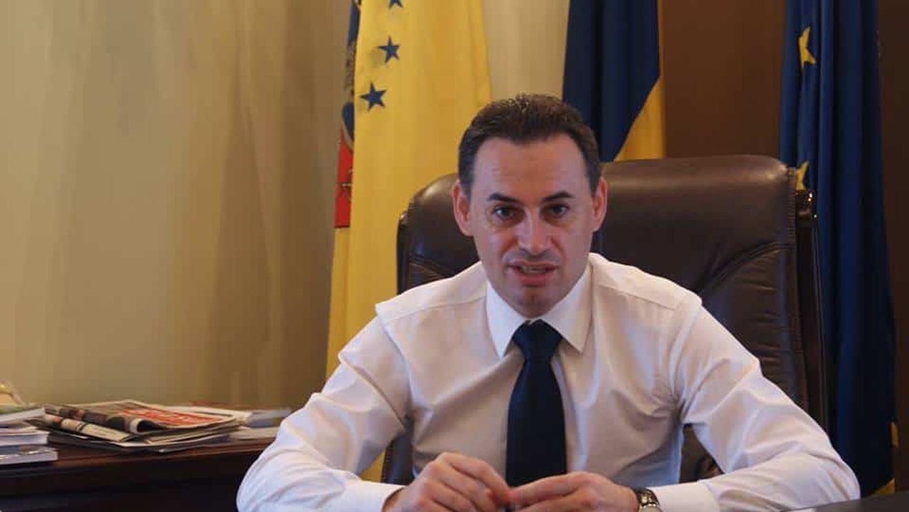 Primarul Falcă anunță că va sesiza penal cazul ”falsurilor” de pe listele de semnături pentru campania ”Fără penali” a USR Arad