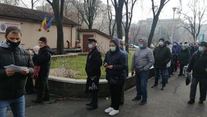 Coadă la plata taxelor locale la Sectorul 6 din București