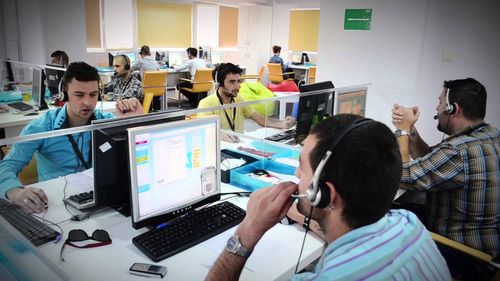 O companie privată pune la dispoziția Primăriei Iași o centrală telefonică și operatori call-center pentru a ține legătura cu persoanele vulnerabile