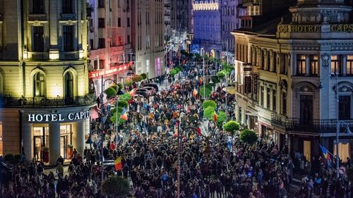 Începe Festivalul Spotlight / Peste 20 de instalaţii artistice în București / ”Când arta se aprinde, oraşul te surprinde”