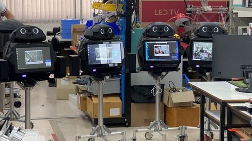„Ninja”, roboții care îngrijesc bolnavi de coronavirus în Thailanda