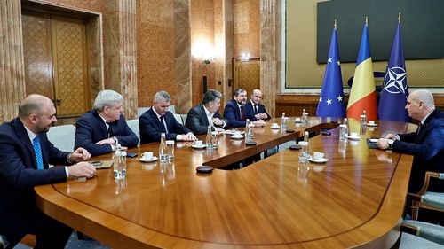 Premierul Bolojan a discutat cu șase primari PNL și PSD de municipii despre reforma administrativă și situația spitalelor municipale de urgență