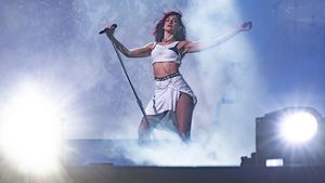 Dua Lipa susține protestele din Albania împotriva unui proiect turistic al familiei Trump