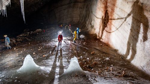 Cercetare internațională în Peștera Ghețarul de la Scărișoara, pentru reconstituirea climatului din trecut. Model 3D, obținut prin scanarea completă a peșterii