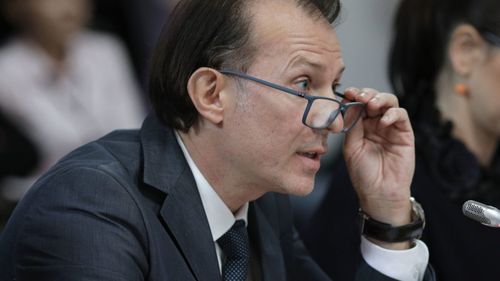 Ministrul Finanțelor, Florin Cîțu, anunță înghețarea salariilor demnitarilor / Alte măsuri de reducere a cheltuielilor: concedieri din apartul bugetar, interzicerea cumulului pensiei cu salariul, eliminarea pensiilor speciale