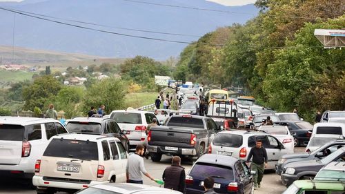 Autorităţile armene anunţă că ultimul autobuz cu refugiaţi a părăsit Nagorno-Karabah: 100.514 refugiaţi au fost nevoiţi să-şi părăsească casele