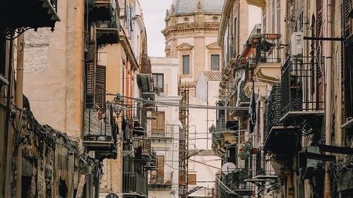 Liderul mafiei din Palermo și soția lui, contabila clanului, au sărbătorit nunta de argint în biserica în care e înmormântat judecătorul Giovanni Falcone, ucis de mafie / Preot: ”Nu putem cere cazier judiciar celor care intră în biserică. Este treaba altor instituții”