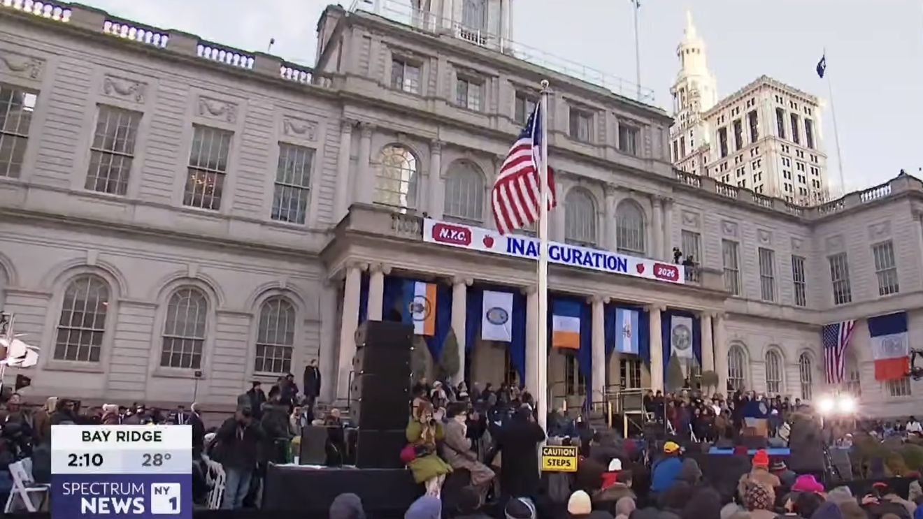 Zohran Mamdani și-a preluat oficial mandatul de primar al New Yorkului / Învestirea a avut loc în prezenţa senatorului Bernie Sanders şi a congresmenei Alexandria Ocasio-Cortez