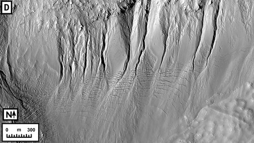Cum s-au format ravenele de pe Marte și cum a fost posibilă topirea ghețarilor 