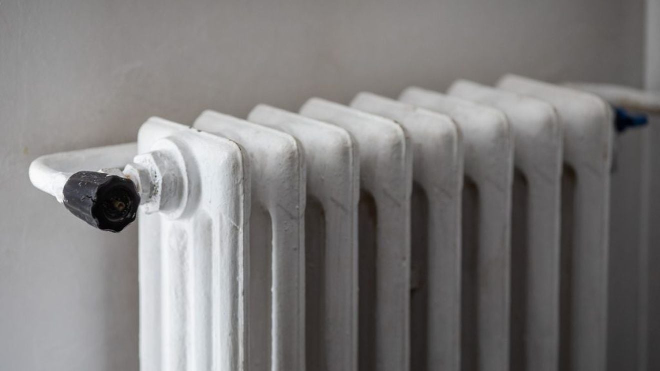 Cum pot reduce românii efectele crizei energetice: 15 sfaturi practice pentru diminuarea facturilor la energie electrică și gaz și economisirea energiei