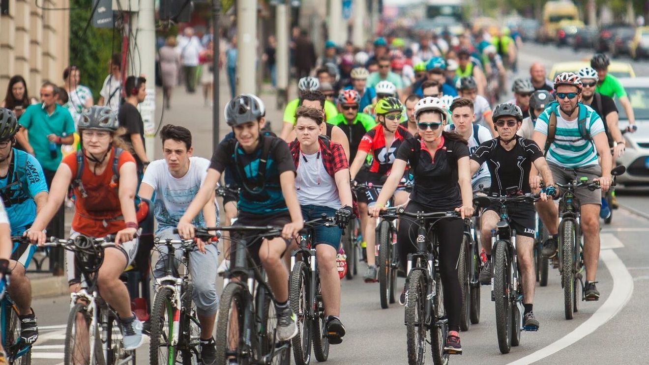 Tur ciclist la Giurgiu: Aproximativ 300 de biciclişti vor traversa Podul Prieteniei / Circulaţie restricţionată