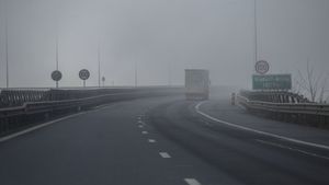 Ceață în șase județe și ploi pe mai multe autostrăzi din țară / Poliția recomandă prudență în trafic